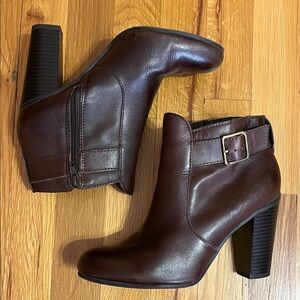 Vintage Women’s Liz Claiborne Brown Leather Ankle Boots